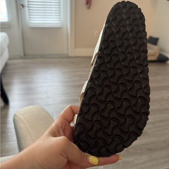 Birkenstock Sandles white pearl. New in box - Picture 5 of 6